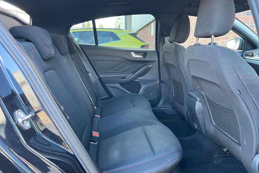 Ford Focus Photo autoimg-593a630e5d5a4dd0fa9a4d9b71f67440c5d2f65d.jpg
