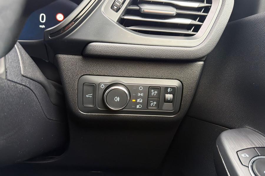 Ford KUGA Photo autoimg-593bd42c2d5afd23618db5cc9d5970b0b65f8f7d.jpg