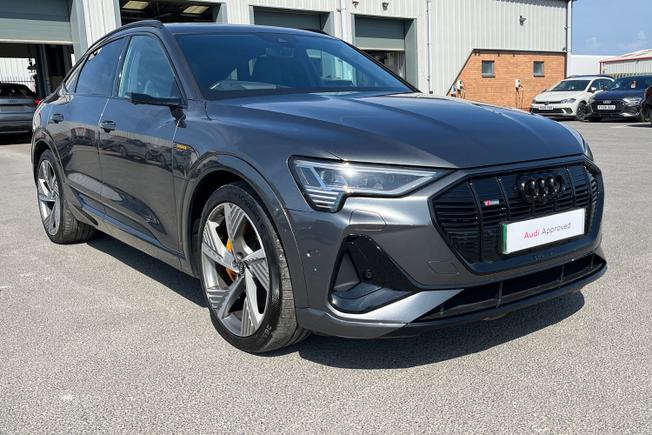 AUDI e-tron Photo 22