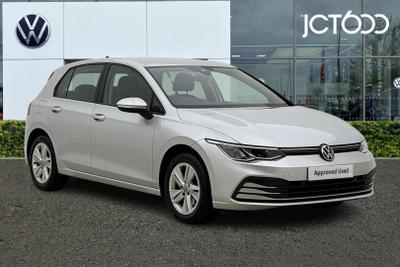2021 VOLKSWAGEN Golf 1.5 eTSI MHEV Life Hatchback 5dr Petrol Hybrid DSG Euro 6 (s/s) (150 ps) at JCT600