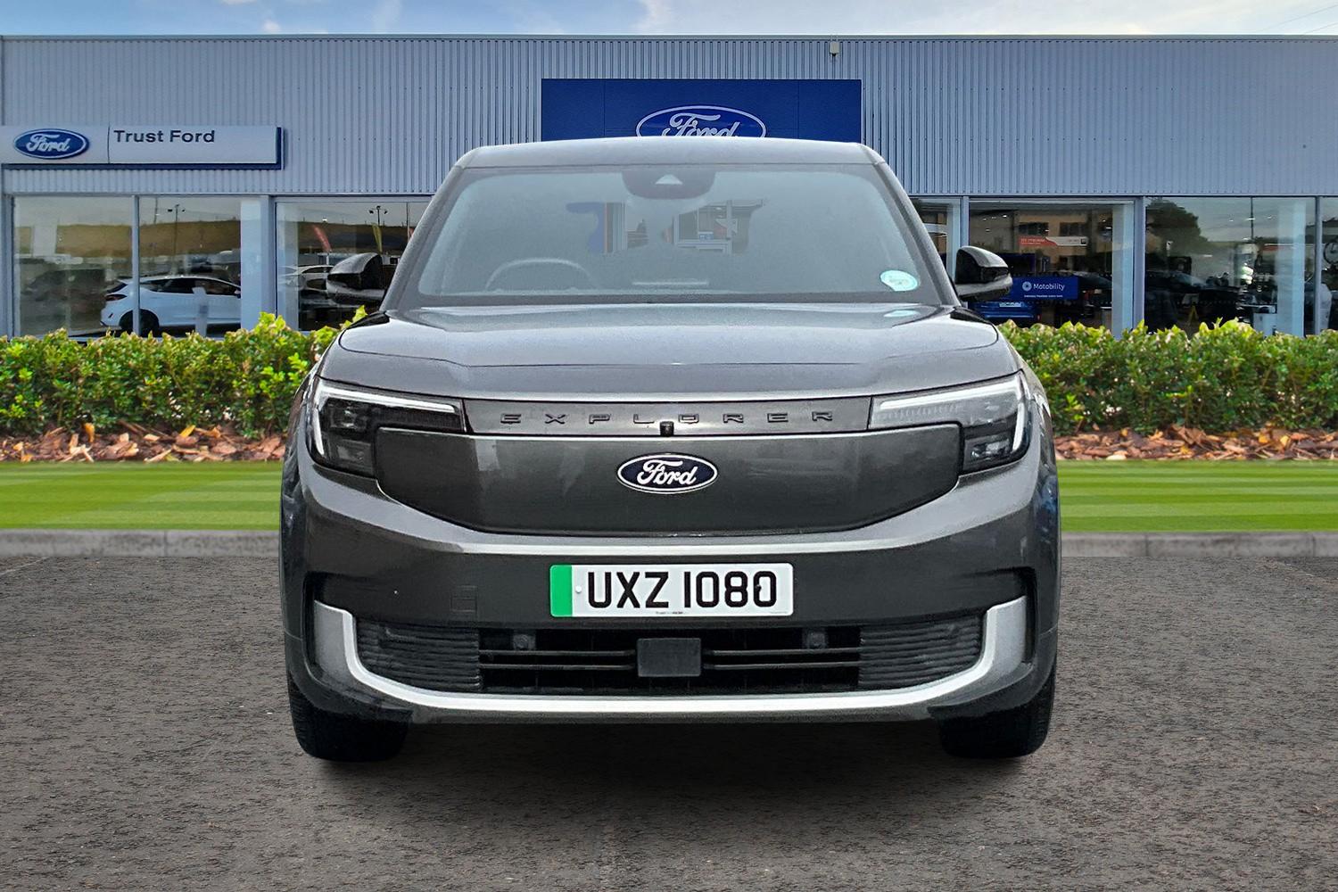 Ford Explorer Photo 5