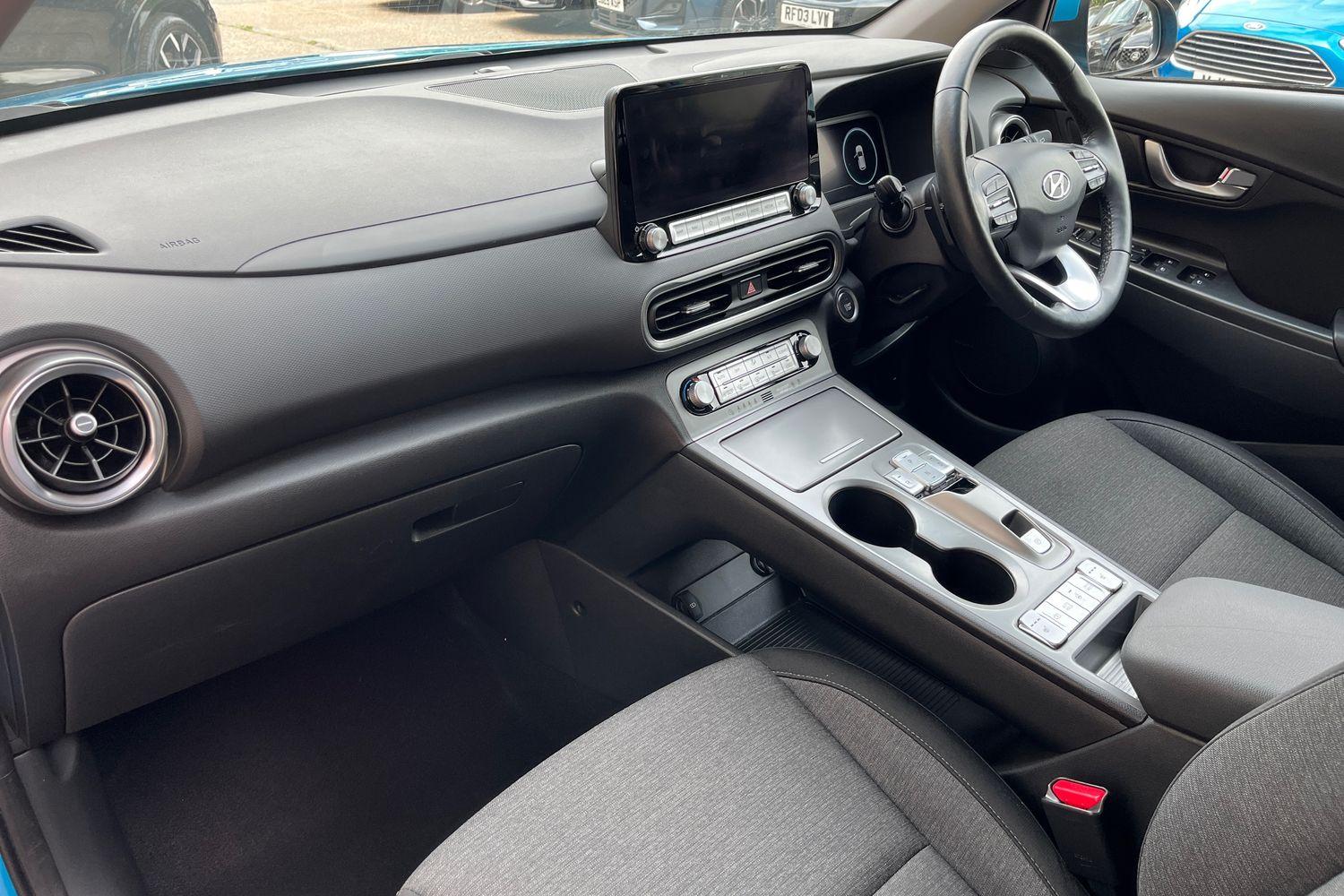 Hyundai KONA Photo 17