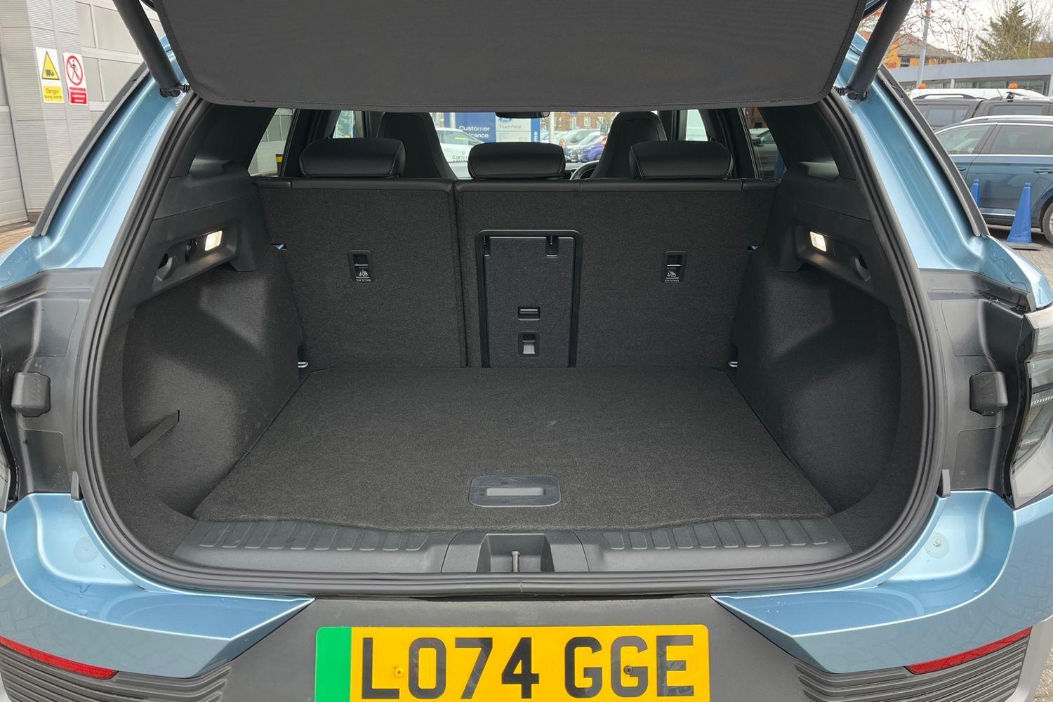 Ford Explorer Photo 20