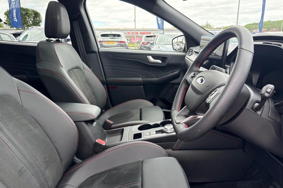 Ford KUGA Photo autoimg-594bce007a4969a078926aa779cb32c099219193.jpg