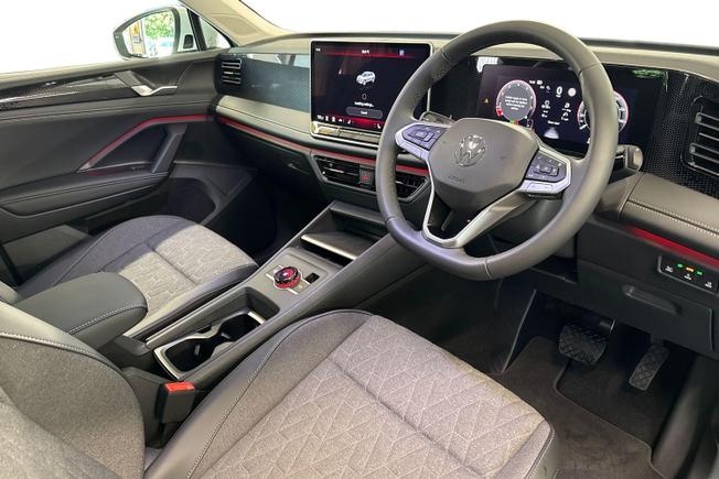 VOLKSWAGEN Tiguan Photo 6