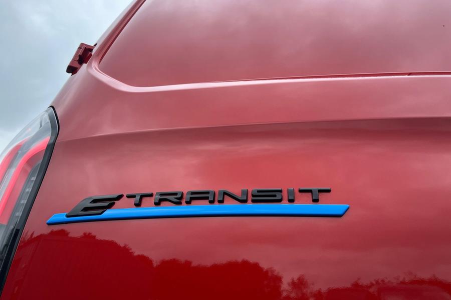 Ford E-TRANSIT CUSTOM Photo autoimg-594f09881be2dd43df4b94e8176a42d806ec294a.jpg
