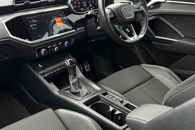 Audi Q3 Photo 26