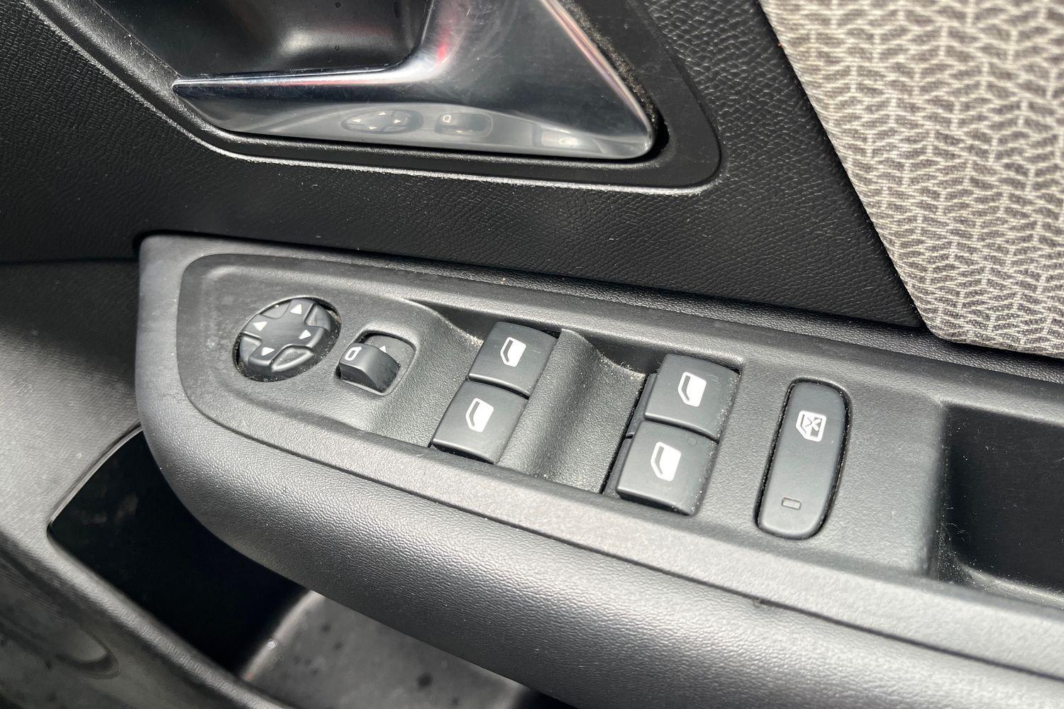 Citroen C4 Photo 15