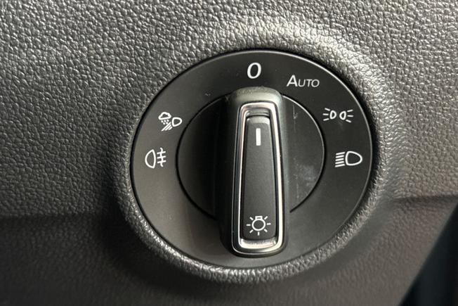 VOLKSWAGEN T-Roc Photo 24