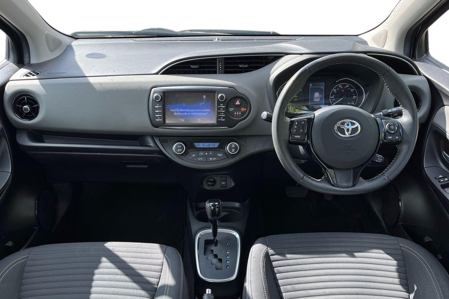 Toyota Yaris Photo 9