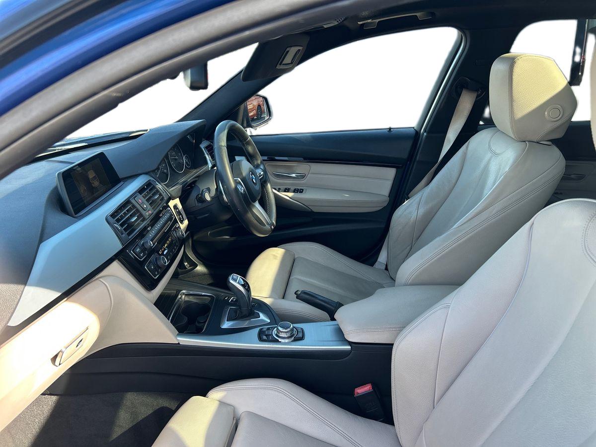 BMW 3 Series Photo 2
