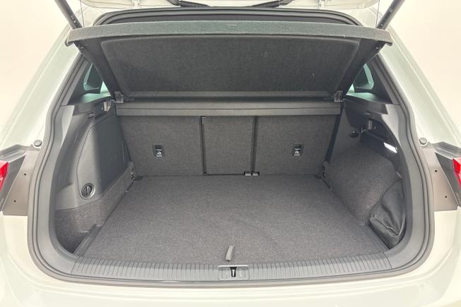 VOLKSWAGEN Tiguan Photo 12