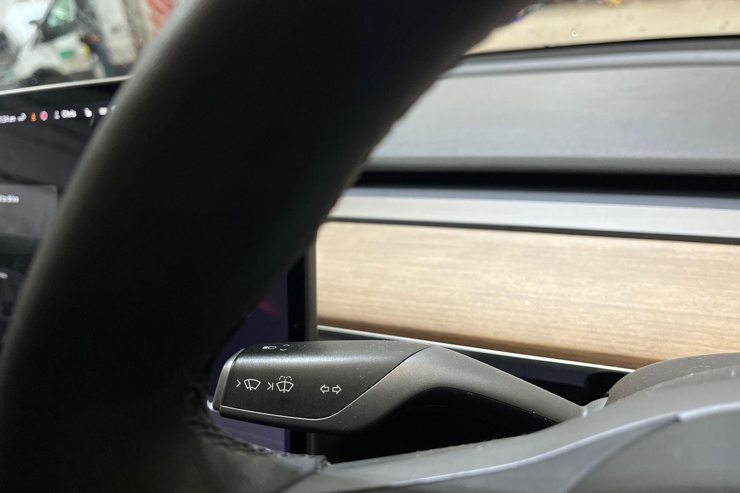 TESLA MODEL 3 Photo 13