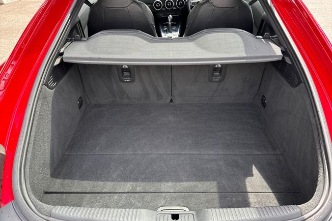 AUDI TT Photo 12