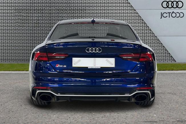 Audi RS5 Photo 7