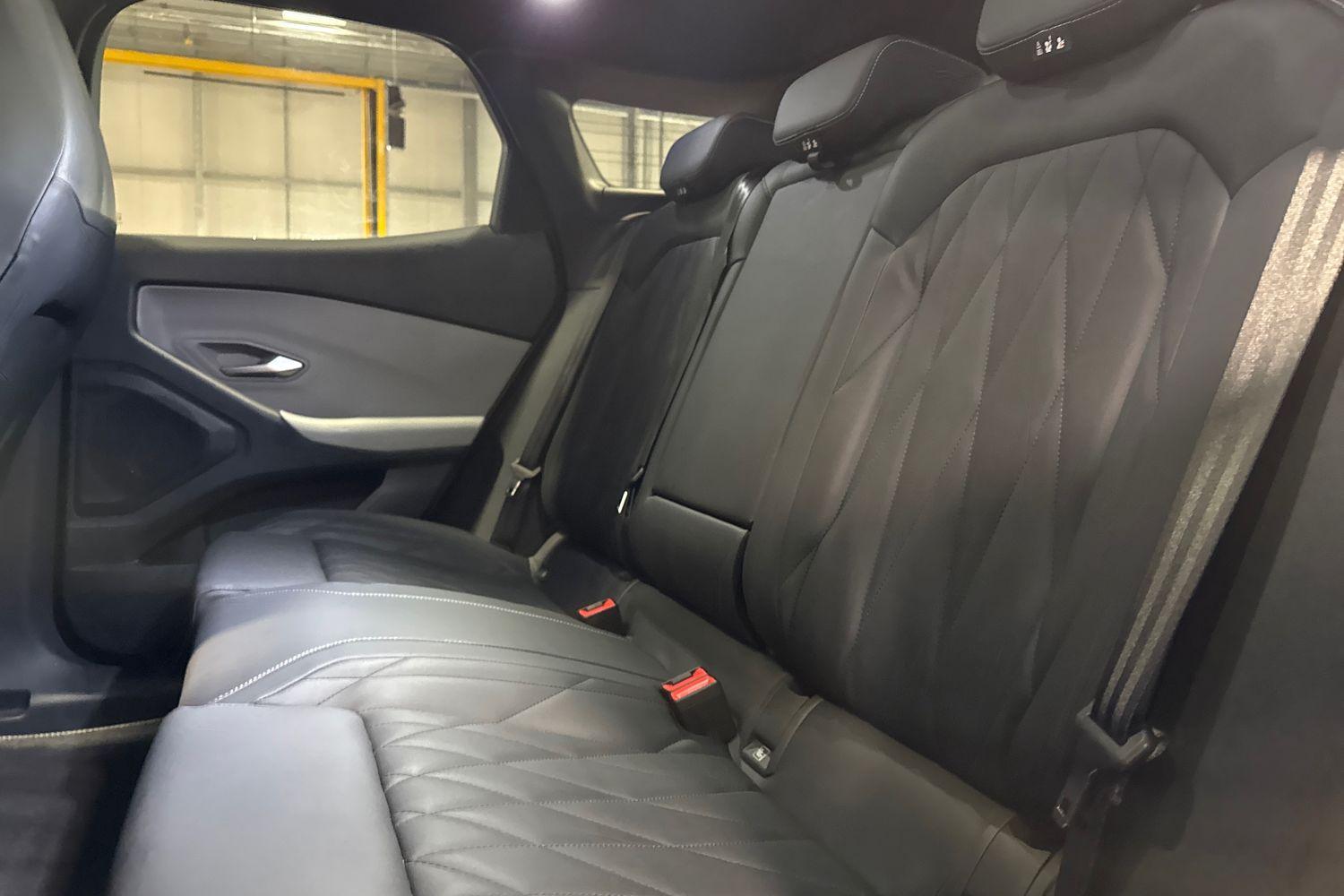 Ford Explorer Photo 19