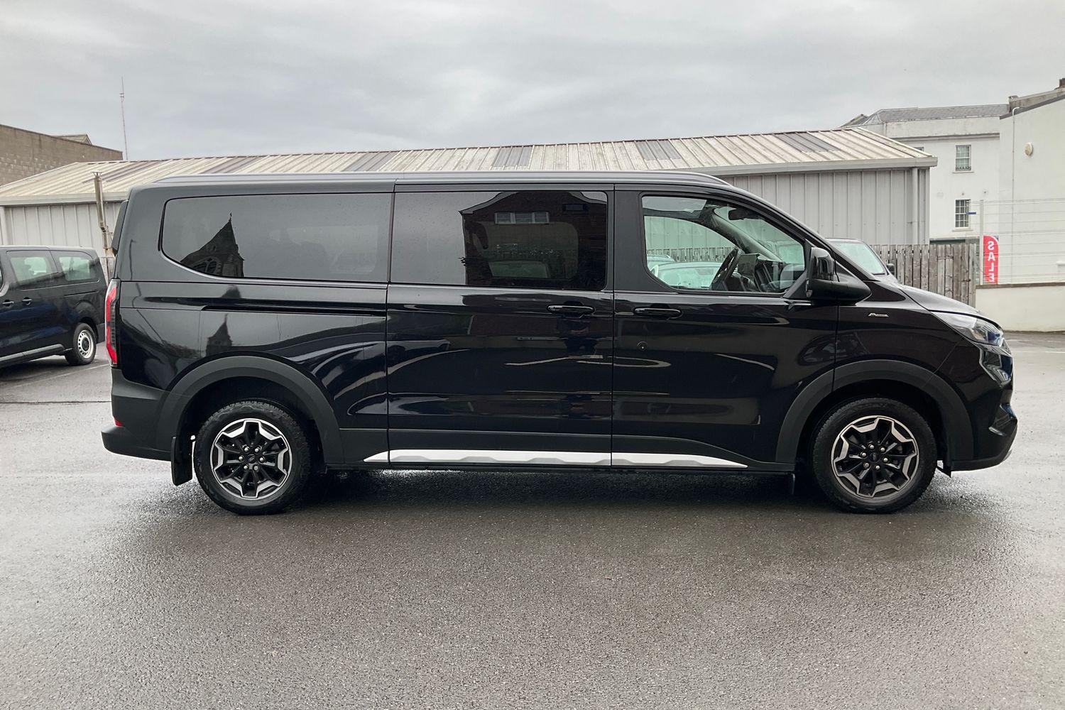 Ford TOURNEO CUSTOM Photo 21