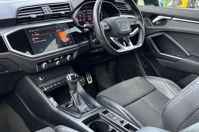 AUDI Q3 Photo 26