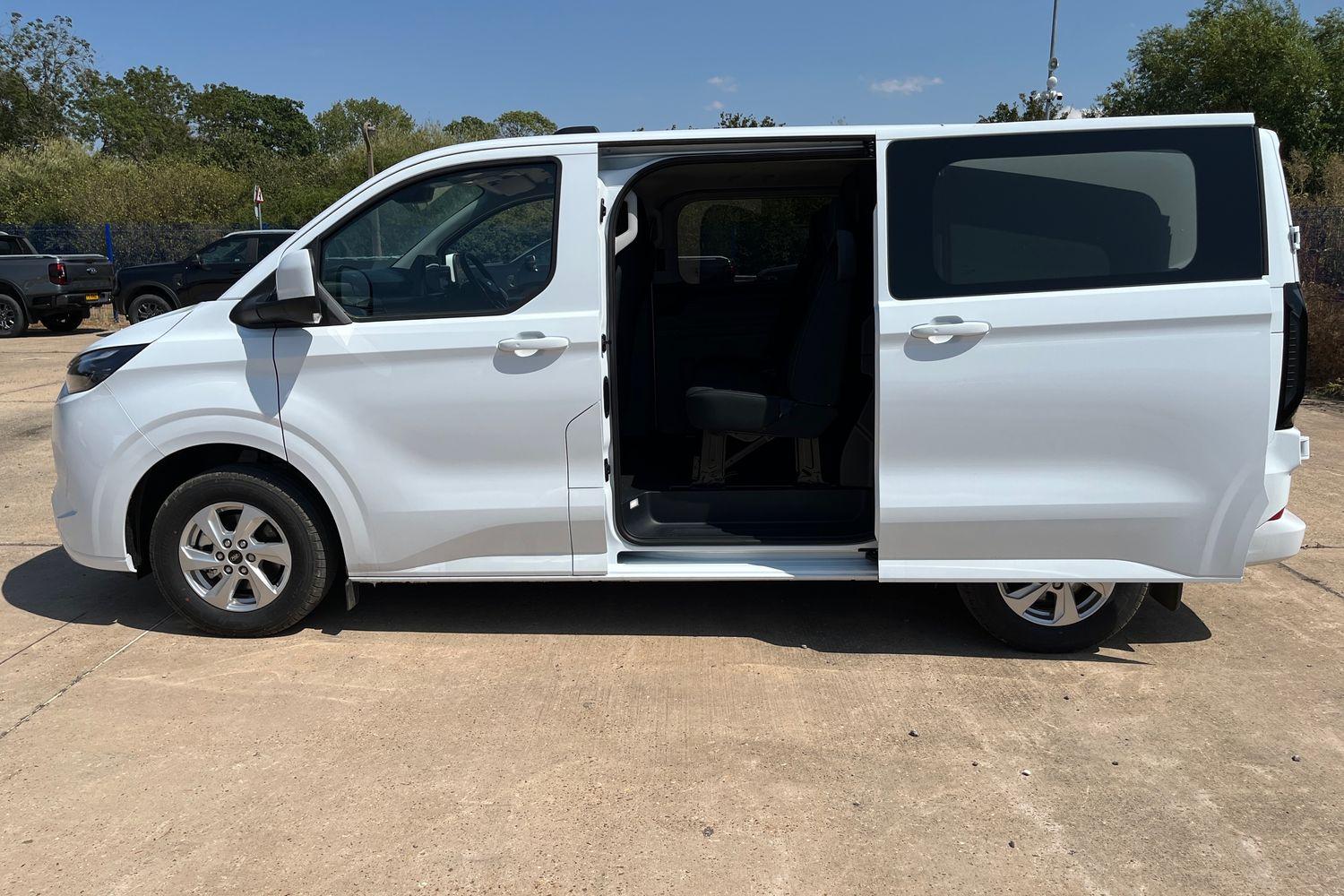 Ford TRANSIT CUSTOM Photo 4