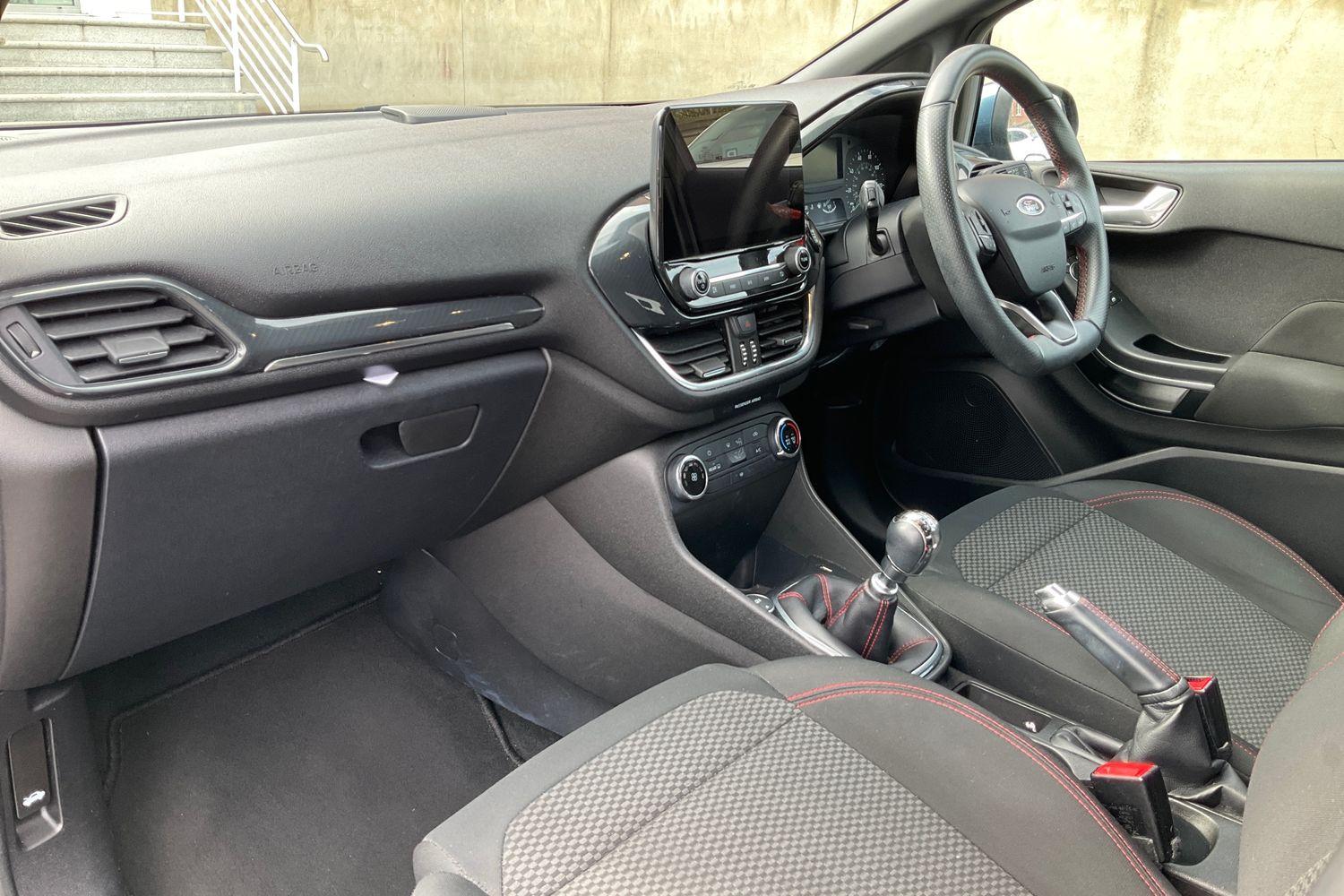 Ford FIESTA Photo 17