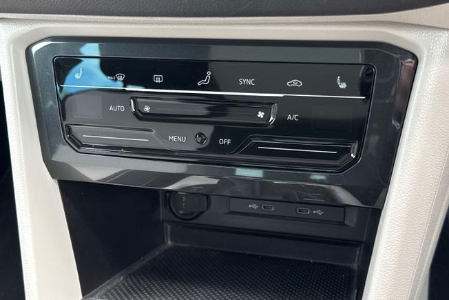 VOLKSWAGEN Tiguan Photo 22