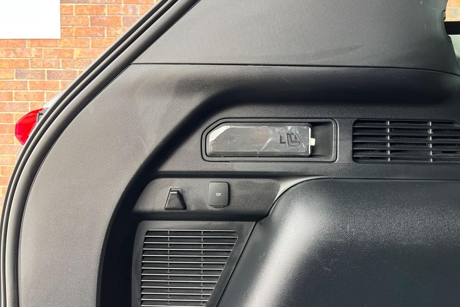 Ford Kuga Photo autoimg-598a0cd151c75810d01c94cb3d3ea1559fd6c604.jpg