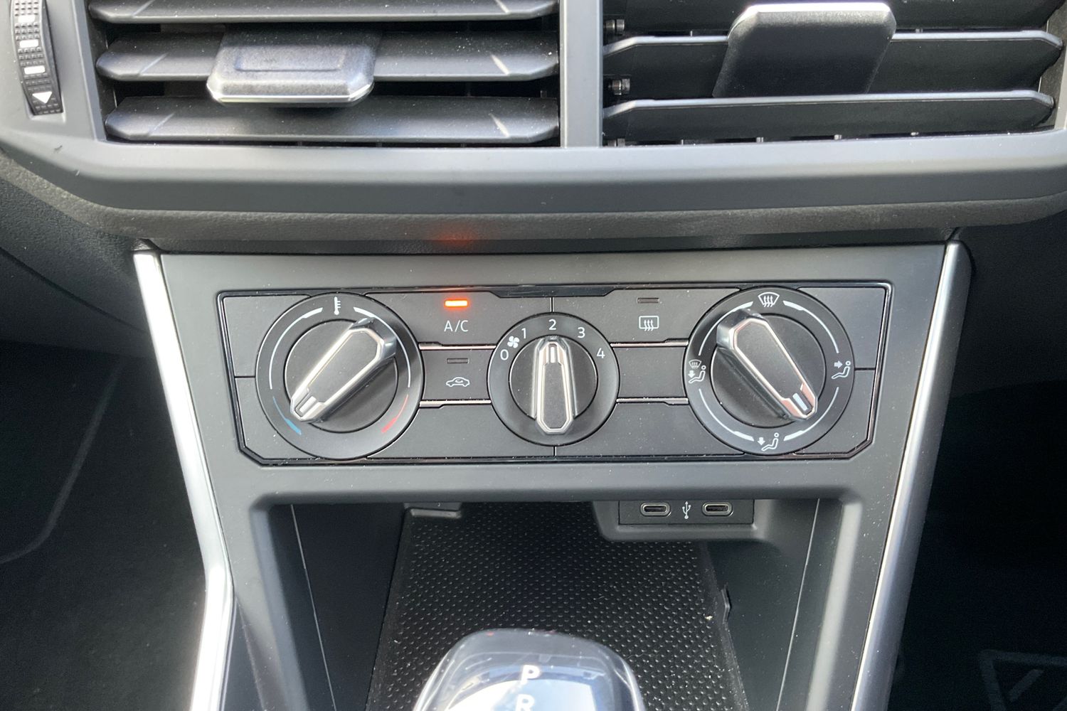 Volkswagen POLO Photo 26