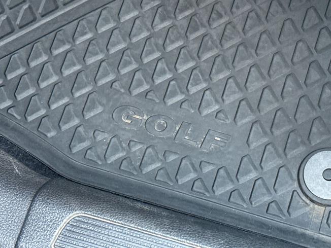 VOLKSWAGEN Golf Photo 46