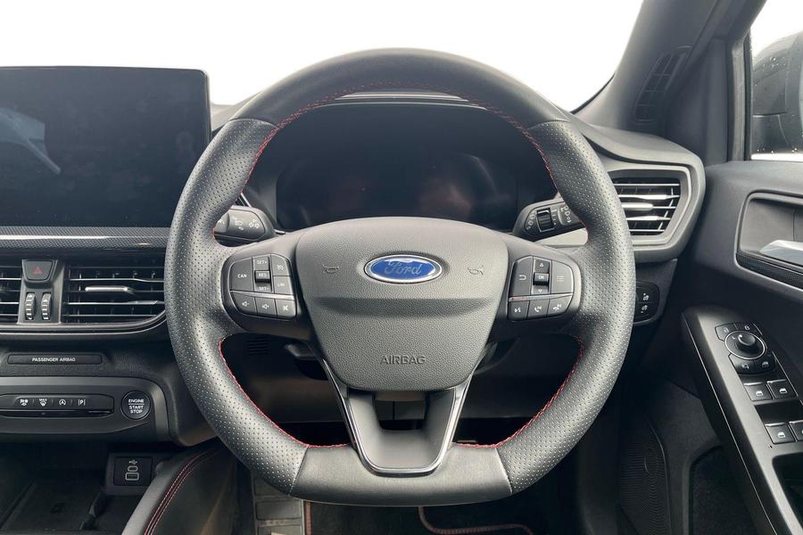 Ford FOCUS Photo autoimg-599b7d49dc77c4e946fc278c3fc745ca660b8fb6.jpg
