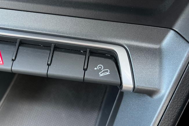 AUDI Q3 Photo 29