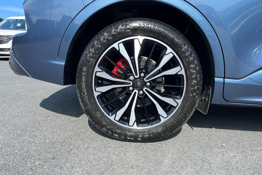 Ford KUGA Photo autoimg-599d27b61b5683fff89f9c4cdffbcb8deb9d4be7.jpg