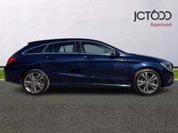 MERCEDES-BENZ CLA Class Photo 4