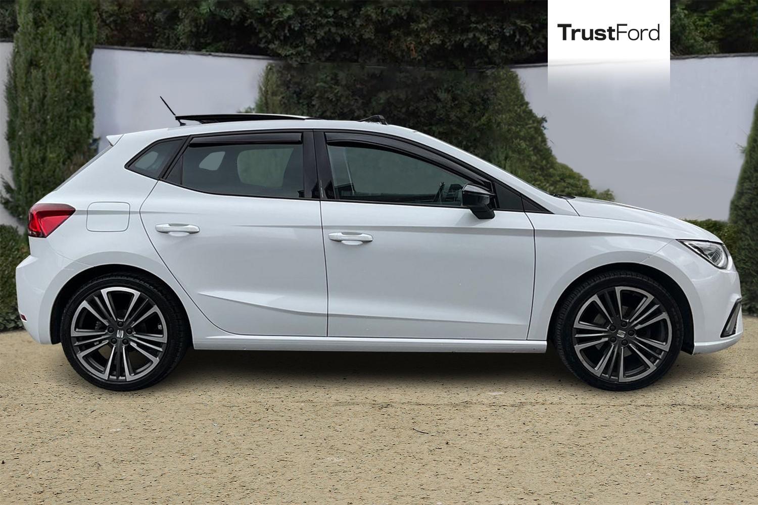 SEAT IBIZA Photo 2