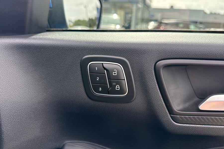 Ford KUGA Photo autoimg-59a24df475b630e06c47e4e57b4e631e59898f82.jpg