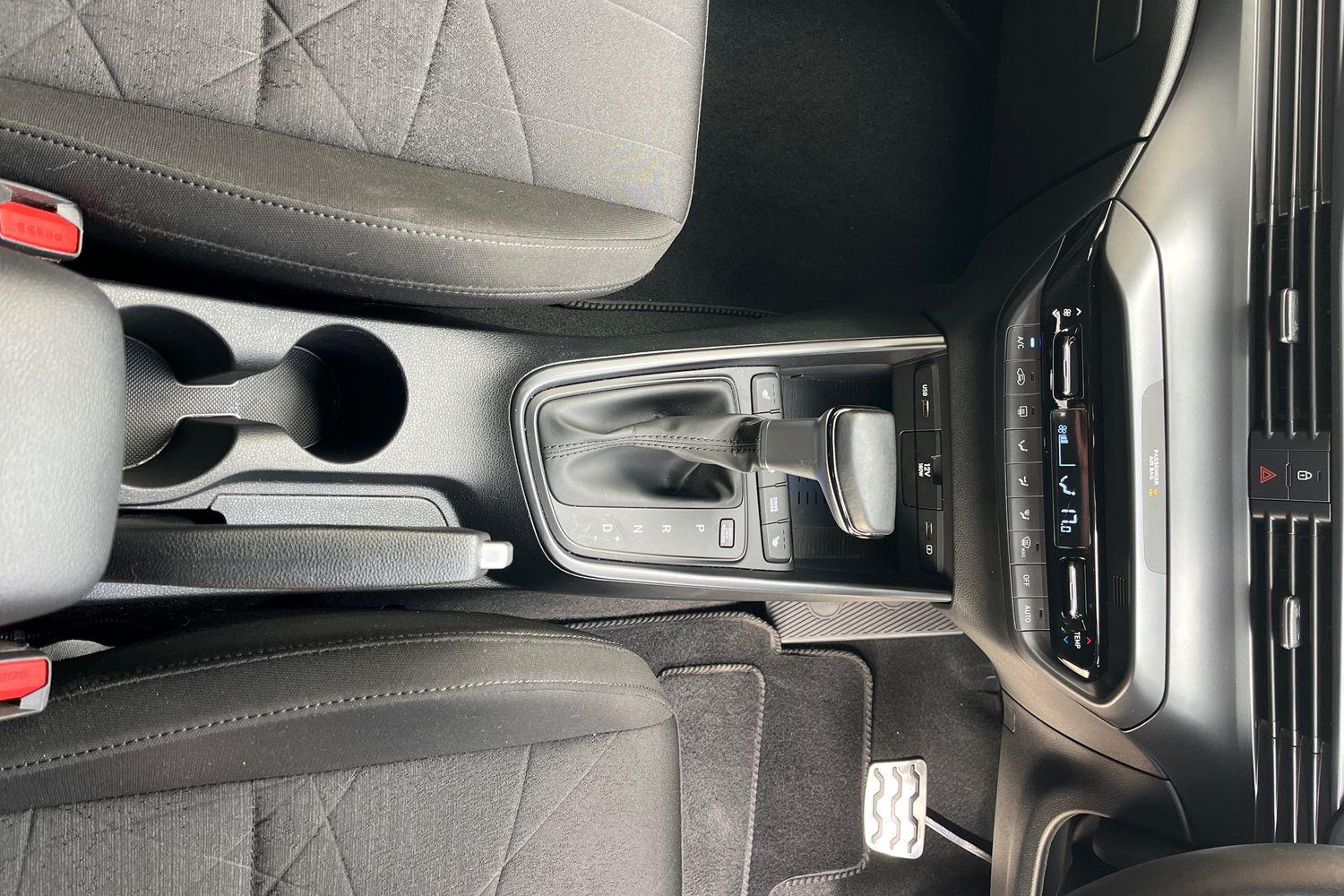 Hyundai BAYON Photo 28