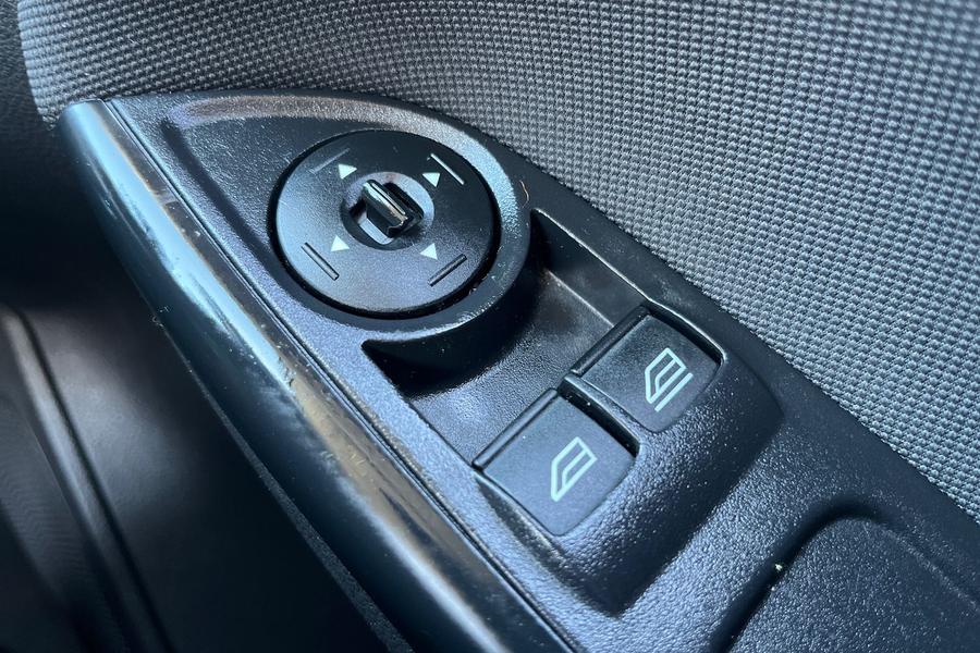 Ford Focus Photo autoimg-59a5947fefda695f8fb0fa307870d8cb0b008d8c.jpg