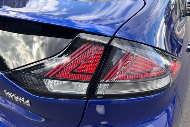 HYUNDAI IONIQ Photo 18