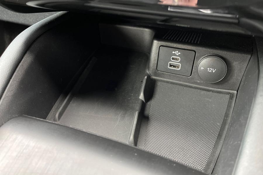 Ford Kuga Photo autoimg-59a9d8e3004b8a27e6e5f6799452ac01aa415984.jpg