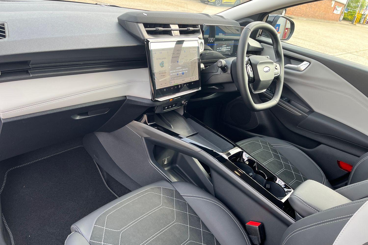 Ford Puma Gen-E Photo 17