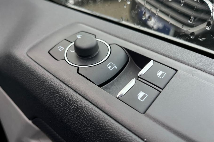 Used Ford TRANSIT CUSTOM 9