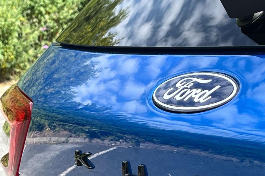 Ford Kuga Photo autoimg-59aff19a3e2bafa7c79d1d956f15a06b546cd3d6.jpg