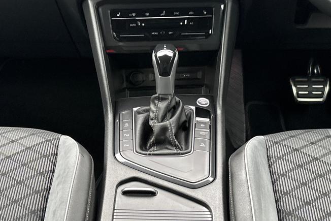 VOLKSWAGEN Tiguan Photo 36