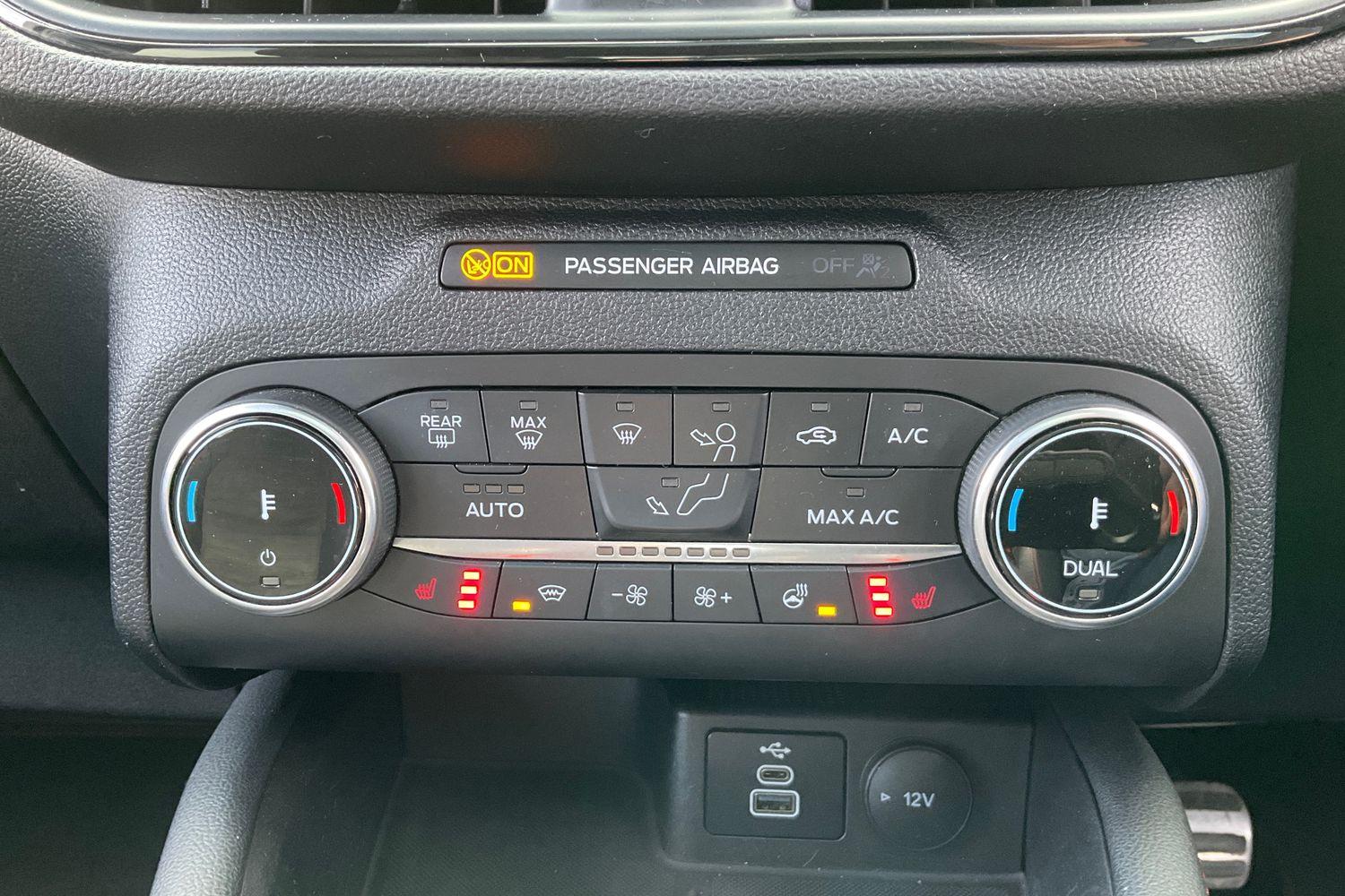 Ford KUGA Photo 28