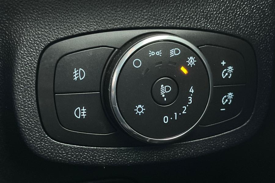 Ford FIESTA Photo autoimg-59b297f20a2024cb59c19b0fa7a9651db2a786d5.jpg