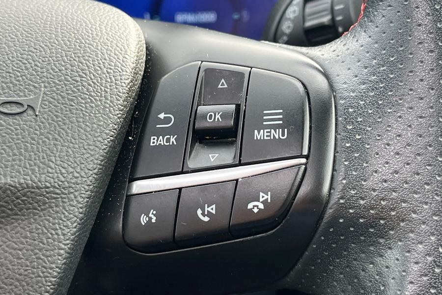 Ford Kuga Photo autoimg-59b3892a16ec068bd433ebab8c9a3f189e545934.jpg