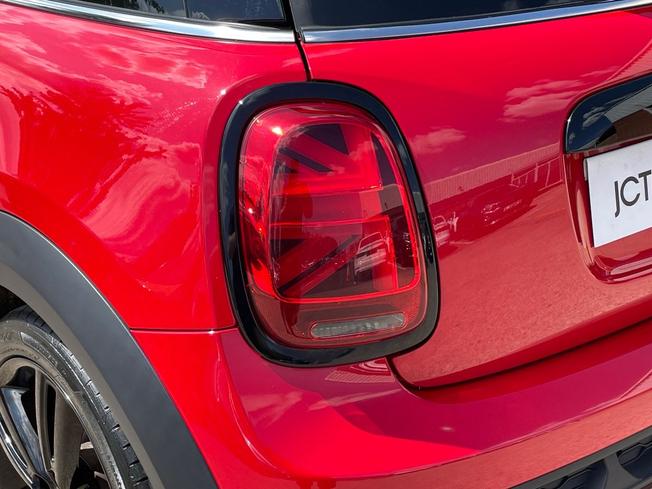 MINI Hatch Photo 18