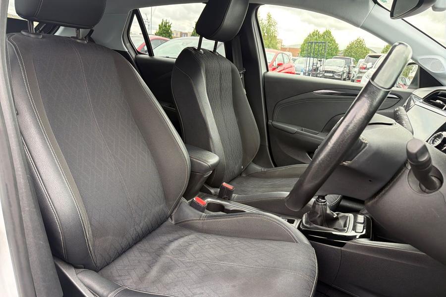 Vauxhall CORSA Photo autoimg-59b7d8b3fad34ac99575e14a95088770de39cbaa.jpg