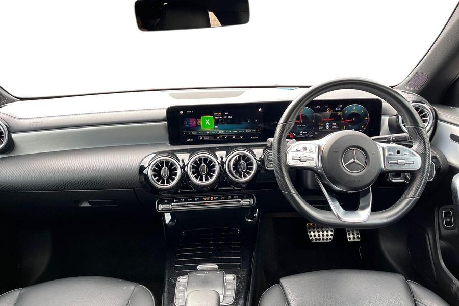 Mercedes-Benz CLA Photo autoimg-59b98ef448508efee804319775cedea906e7cecd.jpg
