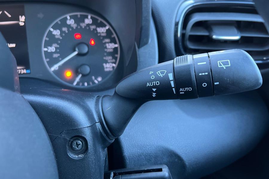Toyota YARIS Photo autoimg-59bbd6027fc575a3353dd679b41216546038a27c.jpg