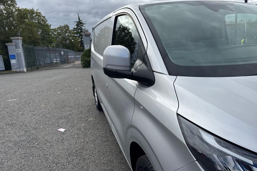 Ford TRANSIT CUSTOM Photo autoimg-59bcae9b60aea0eeae401fa8280c546316335a1d.jpg